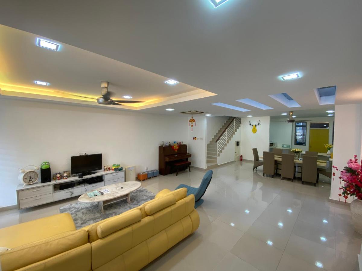 Entire Residential Home•Jia Residences Bkt Serdang沙登温暖的家 史里肯邦安 外观 照片