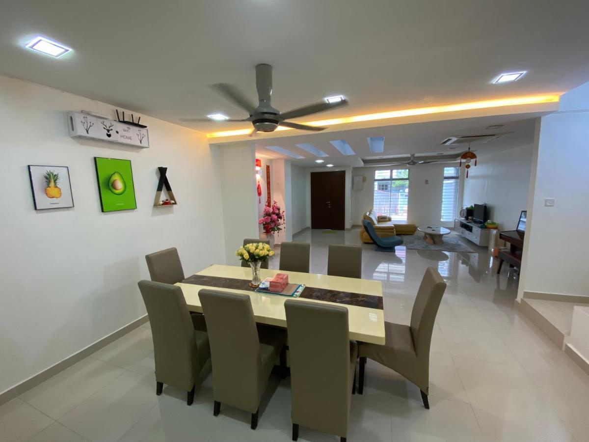 Entire Residential Home•Jia Residences Bkt Serdang沙登温暖的家 史里肯邦安 外观 照片