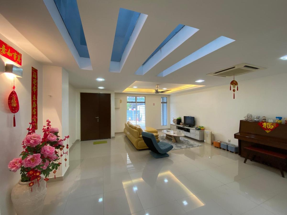 Entire Residential Home•Jia Residences Bkt Serdang沙登温暖的家 史里肯邦安 外观 照片