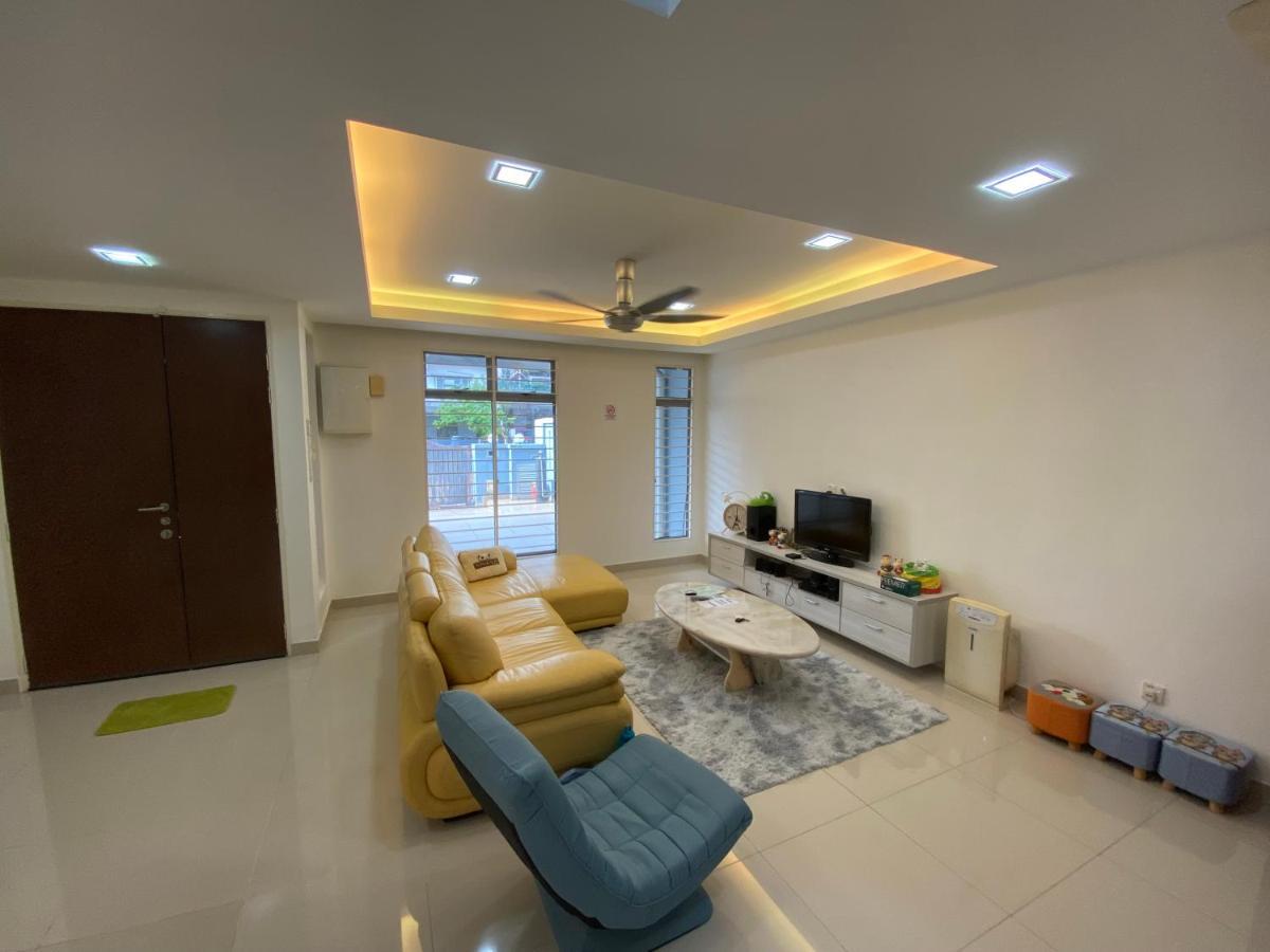 Entire Residential Home•Jia Residences Bkt Serdang沙登温暖的家 史里肯邦安 外观 照片