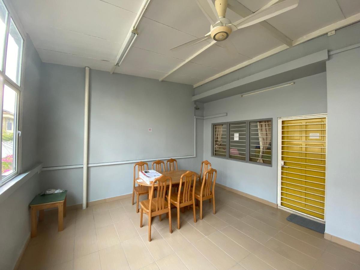 Entire Residential Home•Jia Residences Bkt Serdang沙登温暖的家 史里肯邦安 外观 照片